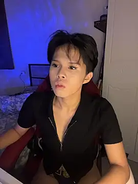 Plaxxtique online show from April 4, 2026, 3:51 pm