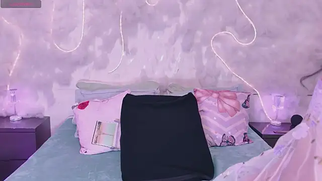 emmajohnss online show from March 12, 2026, 3:56 am