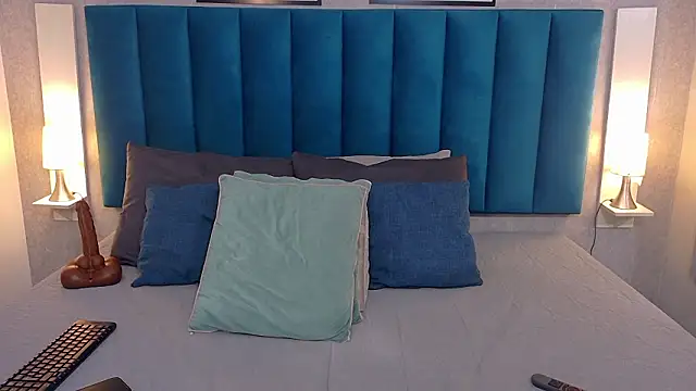 Madisonsmiith online show from February 11, 2026, 9:14 pm