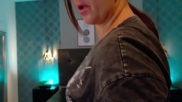 Snapshot of Madisonsmiith chatting on December 16, 2025, 9:24 am Madisonsmiith online show from December 16, 2025, 9:24 am