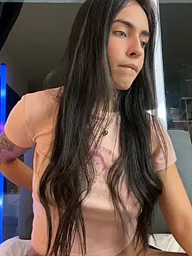 DaphneUwu online show from June 14, 2026, 2:19 am