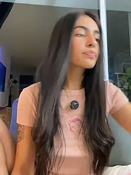 DaphneUwu online show from June 14, 2026, 2:24 am