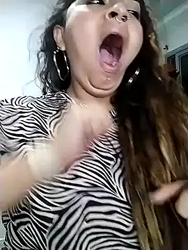 Snapshot of Weedsex_couple chatting on December 20, 2024, 12:19 am Weedsex couple online show from December 20, 2024, 12:19 am