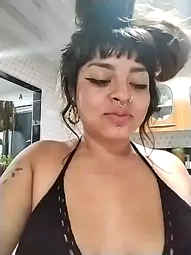 Snapshot of Weedsex_couple chatting on December 29, 2024, 3:54 am Weedsex couple online show from December 29, 2024, 3:54 am