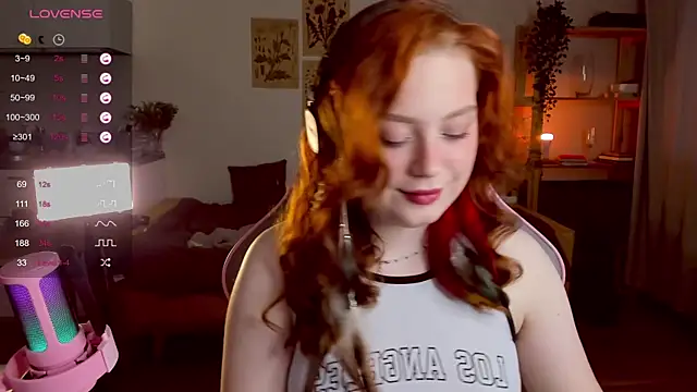 Sofy Benson online show from November 30, 2025, 12:28 pm