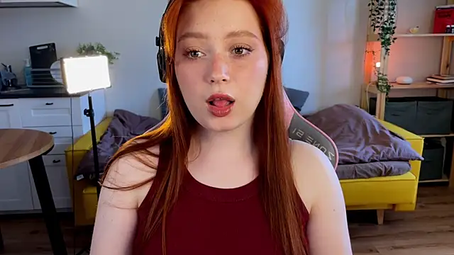 Snapshot of Sofy_Benson chatting on May 14, 2026, 1:52 pm Sofy Benson online show from May 14, 2026, 1:52 pm