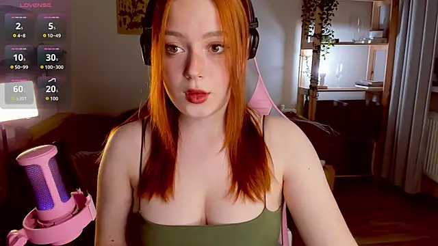 Snapshot of Sofy_Benson chatting on October 7, 2025, 3:57 pm Sofy Benson online show from October 7, 2025, 3:57 pm