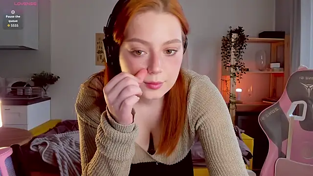 Snapshot of Sofy_Benson chatting on October 3, 2025, 12:28 pm Sofy Benson online show from October 3, 2025, 12:28 pm