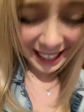 CherryAuroraa online show from January 10, 2025, 3:37 pm