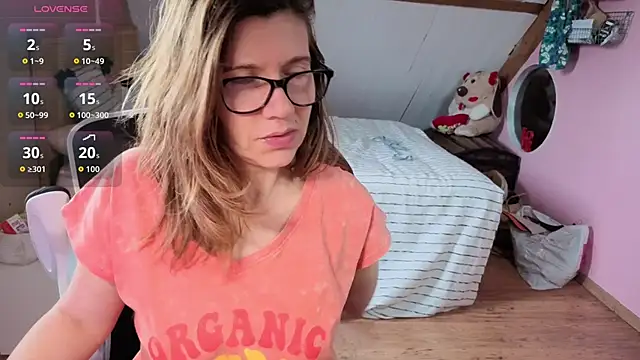 Lina lou4 online show from February 24, 2026, 4:30 pm