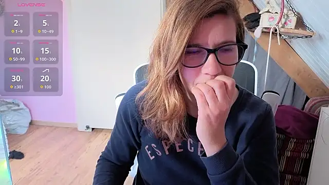 Lina lou4 online show from March 29, 2026, 2:52 pm