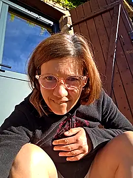 Lina lou4 online show from October 8, 2025, 7:54 am