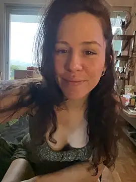 SuzieWanKenobi online show from September 21, 2025, 3:17 pm