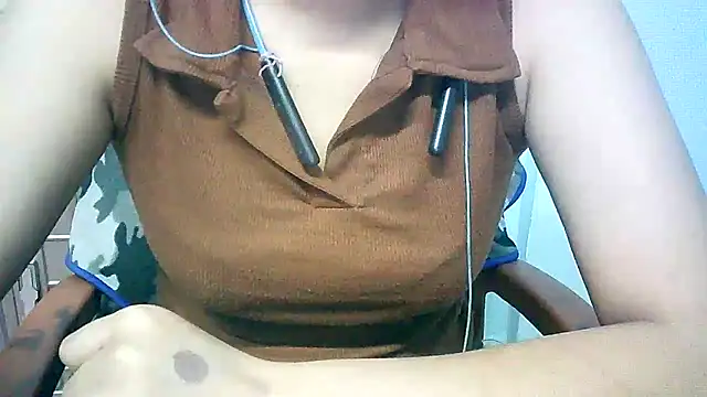 lovelydesi21 online show from March 20, 2025, 4:09 pm