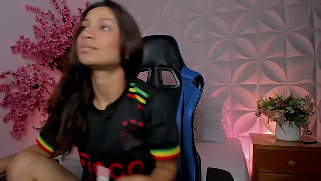 cora 22 online show from November 11, 2025, 12:55 pm