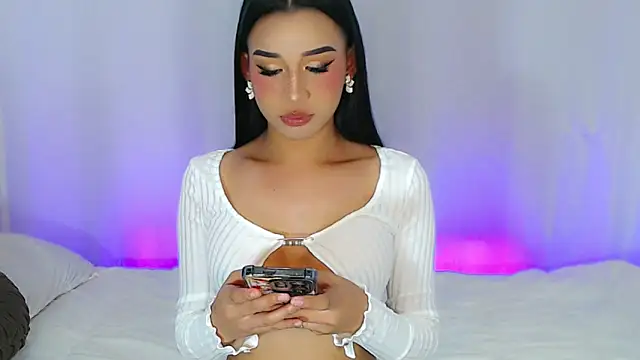 Snapshot of FuckDoll_Nathalie chatting on October 13, 2025, 5:58 pm FuckDoll Nathalie online show from October 13, 2025, 5:58 pm