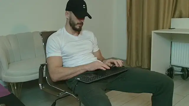 Snapshot of TheTopAlex chatting on February 9, 2026, 3:37 am TheTopAlex online show from February 9, 2026, 3:37 am