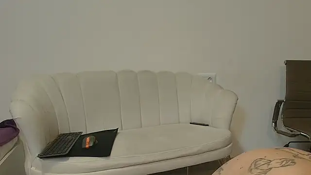 Snapshot of TheTopAlex chatting on February 27, 2026, 3:40 am TheTopAlex online show from February 27, 2026, 3:40 am