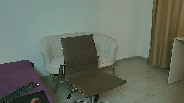 Snapshot of TheTopAlex chatting on February 7, 2026, 6:32 am TheTopAlex online show from February 7, 2026, 6:32 am