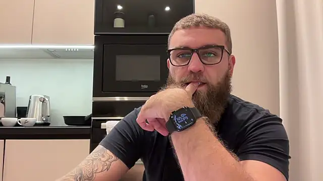 Bear bear  online show from November 20, 2025, 12:39 pm