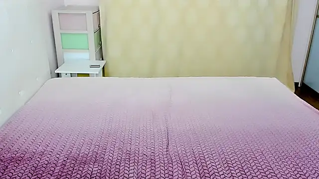 Rainbow lady online show from March 25, 2026, 4:34 am