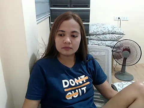 xTheLastVIRGINx online show from April 23, 2026, 1:24 pm