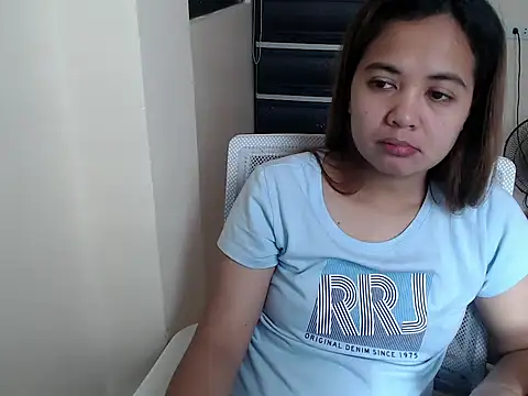 xTheLastVIRGINx online show from January 13, 2026, 5:44 am