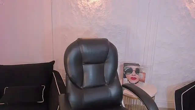 JuanitaClay online show from January 10, 2026, 12:00 pm