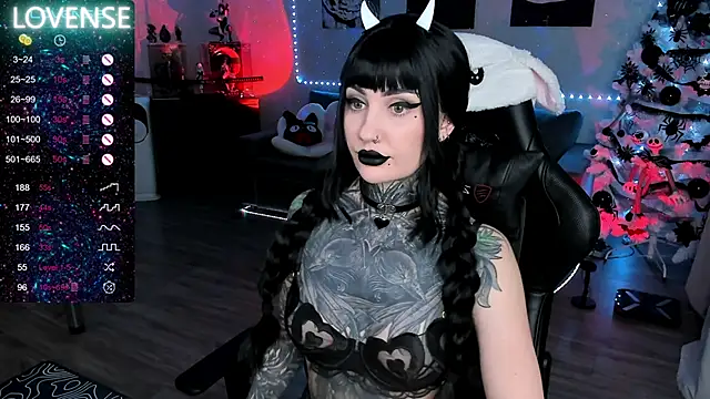 Snapshot of RachelQueen_ chatting on February 3, 2025, 11:09 am RachelQueen  online show from February 3, 2025, 11:09 am