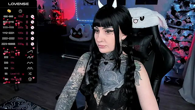 Snapshot of RachelQueen_ chatting on February 4, 2025, 6:17 pm RachelQueen  online show from February 4, 2025, 6:17 pm
