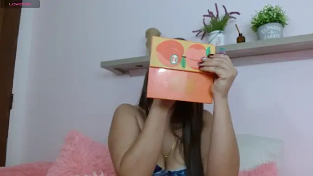  juliana rios online show from April 17, 2026, 8:22 pm