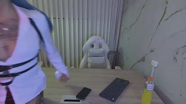 Scarlett collins02 online show from March 16, 2025, 1:28 am