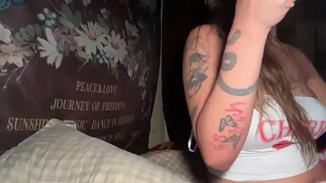 Snapshot of Claire_Brooke chatting on May 6, 2026, 7:40 pm Claire Brooke online show from May 6, 2026, 7:40 pm
