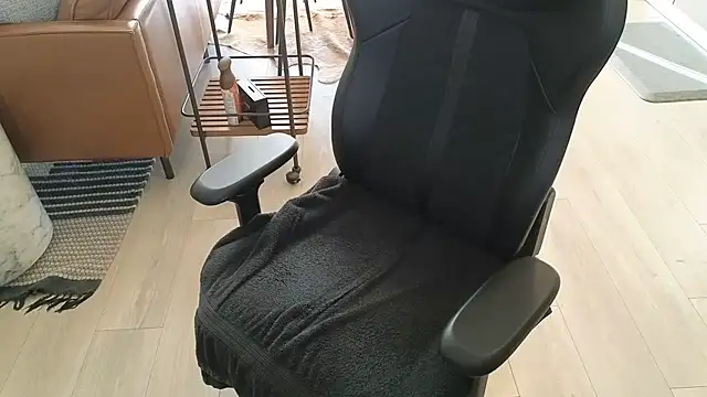 HungandThickLatin online show from March 23, 2026, 11:37 pm