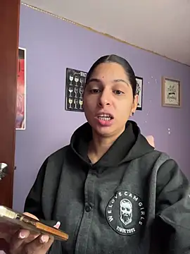 charlotte stevenss  online show from March 11, 2026, 3:17 pm