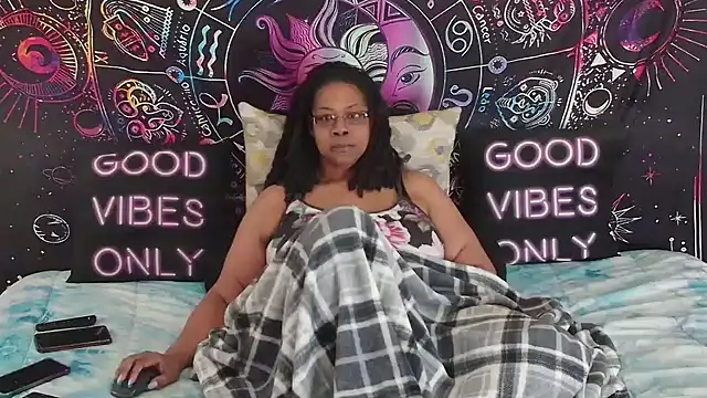 Snapshot of RenaeCumsAlot69 chatting on February 3, 2026, 6:46 pm RenaeCumsAlot69 online show from February 3, 2026, 6:46 pm