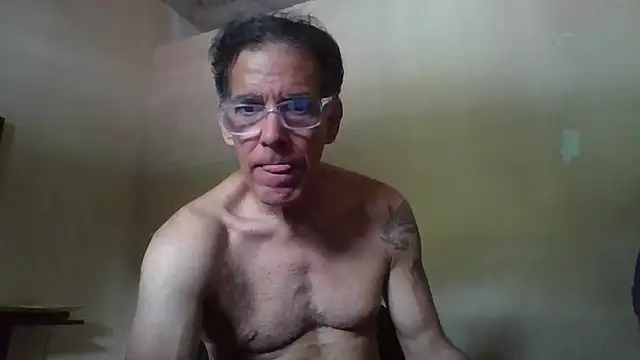 Snapshot of CaptainFox chatting on August 7, 2026, 3:07 pm CaptainFox online show from August 7, 2026, 3:07 pm