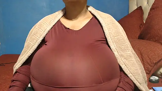 Snapshot of CUTEFIRMMELONSS chatting on May 23, 2026, 4:50 pm CUTEFIRMMELONSS online show from May 23, 2026, 4:50 pm