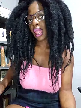 Shaniko89 online show from November 25, 2025, 3:56 pm