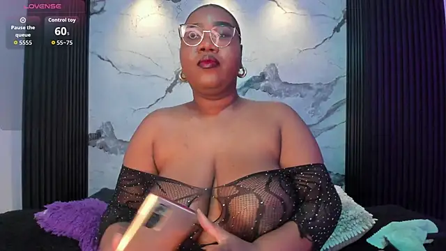 Darnellqueen online show from November 28, 2025, 4:23 am