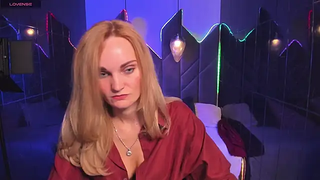 SaraSubtlety online show from October 3, 2025, 1:34 pm