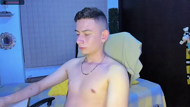 Snapshot of Christ_Miller3 chatting on March 2, 2025, 12:53 am Christ Miller3 online show from March 2, 2025, 12:53 am