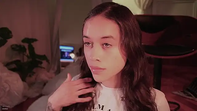 Snapshot of _Avriles_ chatting on February 13, 2026, 1:38 am Avriles online show from February 13, 2026, 1:38 am