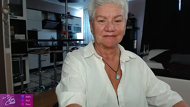 Snapshot of roxana_brooks chatting on June 23, 2026, 2:37 pm roxana brooks online show from June 23, 2026, 2:37 pm