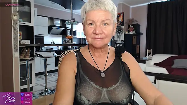 roxana brooks online show from June 17, 2026, 8:25 am