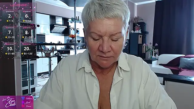 Snapshot of roxana_brooks chatting on July 6, 2026, 10:55 am roxana brooks online show from July 6, 2026, 10:55 am