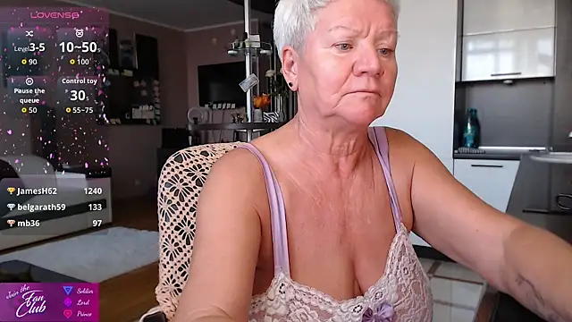 Snapshot of roxana_brooks chatting on July 18, 2026, 6:16 pm roxana brooks online show from July 18, 2026, 6:16 pm