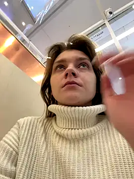 ValenciaShock online show from December 23, 2025, 7:07 am