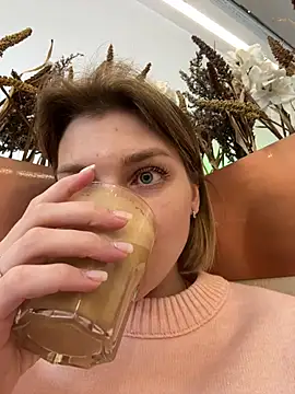 ValenciaShock online show from March 11, 2026, 6:51 am