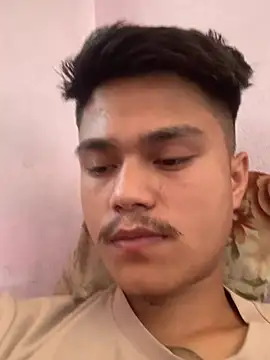 Hullax online show from April 14, 2026, 4:17 am